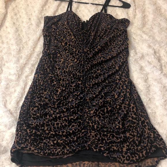 Leopard Print Body Con Dress - Picture 1 of 3